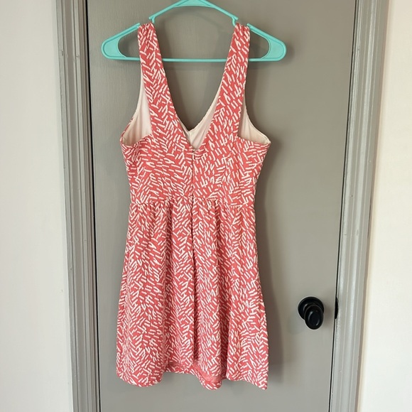 Francesca’s Miami Geometric Sleeveless Sun Dress with cut out - Picture 2 of 4